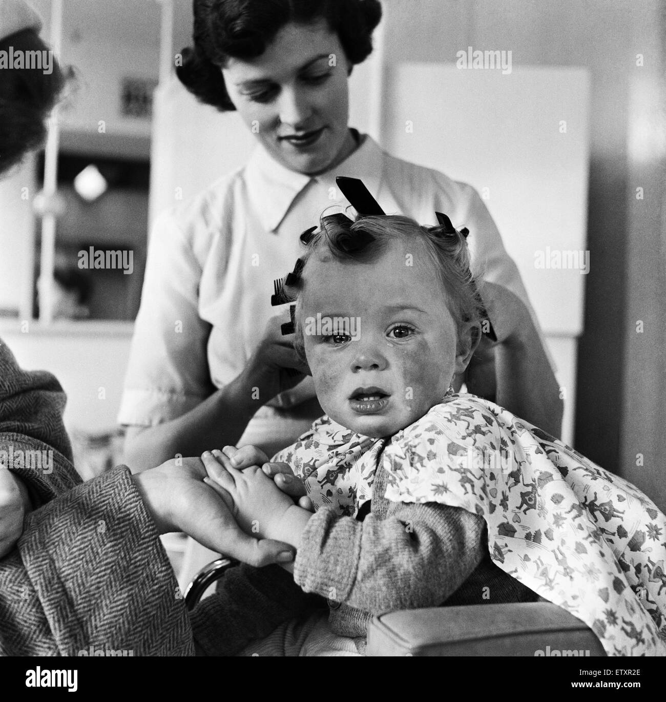 London selfridges 1950s hires stock photography and images Alamy