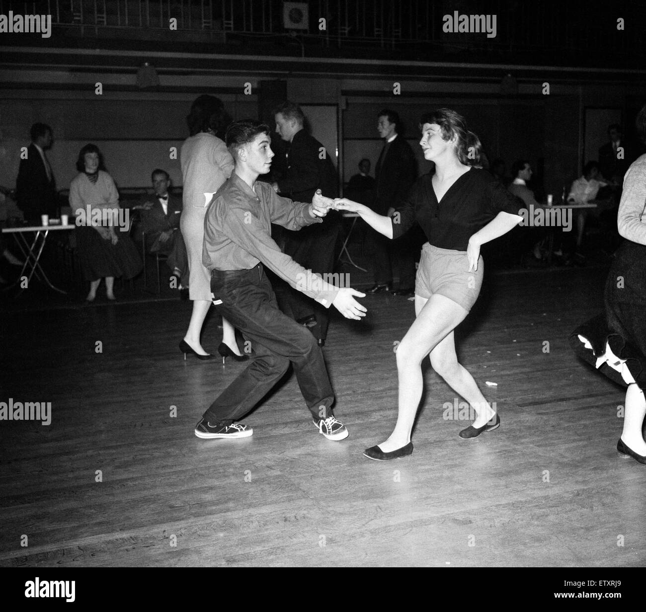 Teenagers dancing during the Jazz jive gala at Seymour Hall in London.  14th November 1957. Stock Photo
