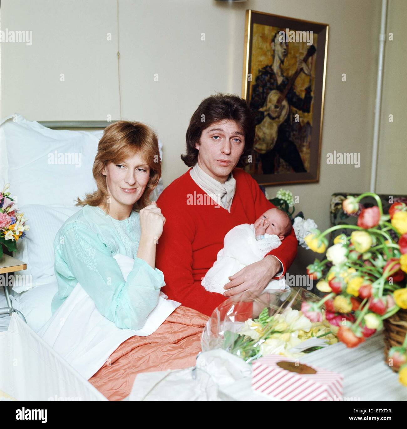 Georgie Fame And His Wife Nicolette The Former Marchioness Of Londonderry With Their Newborn Son James 27th March 1973 Stock Photo Alamy