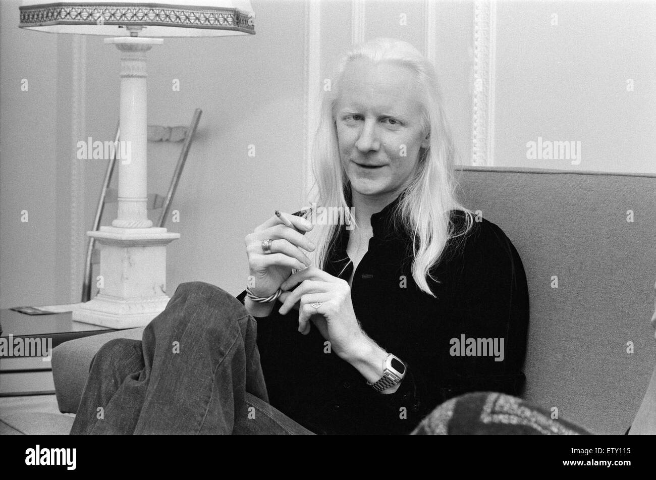 Guitarist Johnny Winter at the Mayfair Hotel. 25th October 1974. Stock Photo