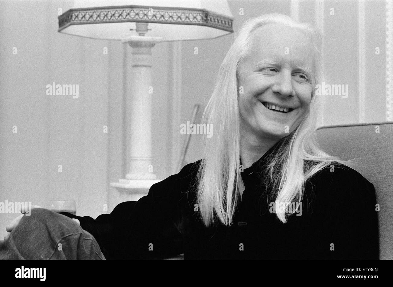 Guitarist Johnny Winter at the Mayfair Hotel. 25th October 1974. Stock Photo