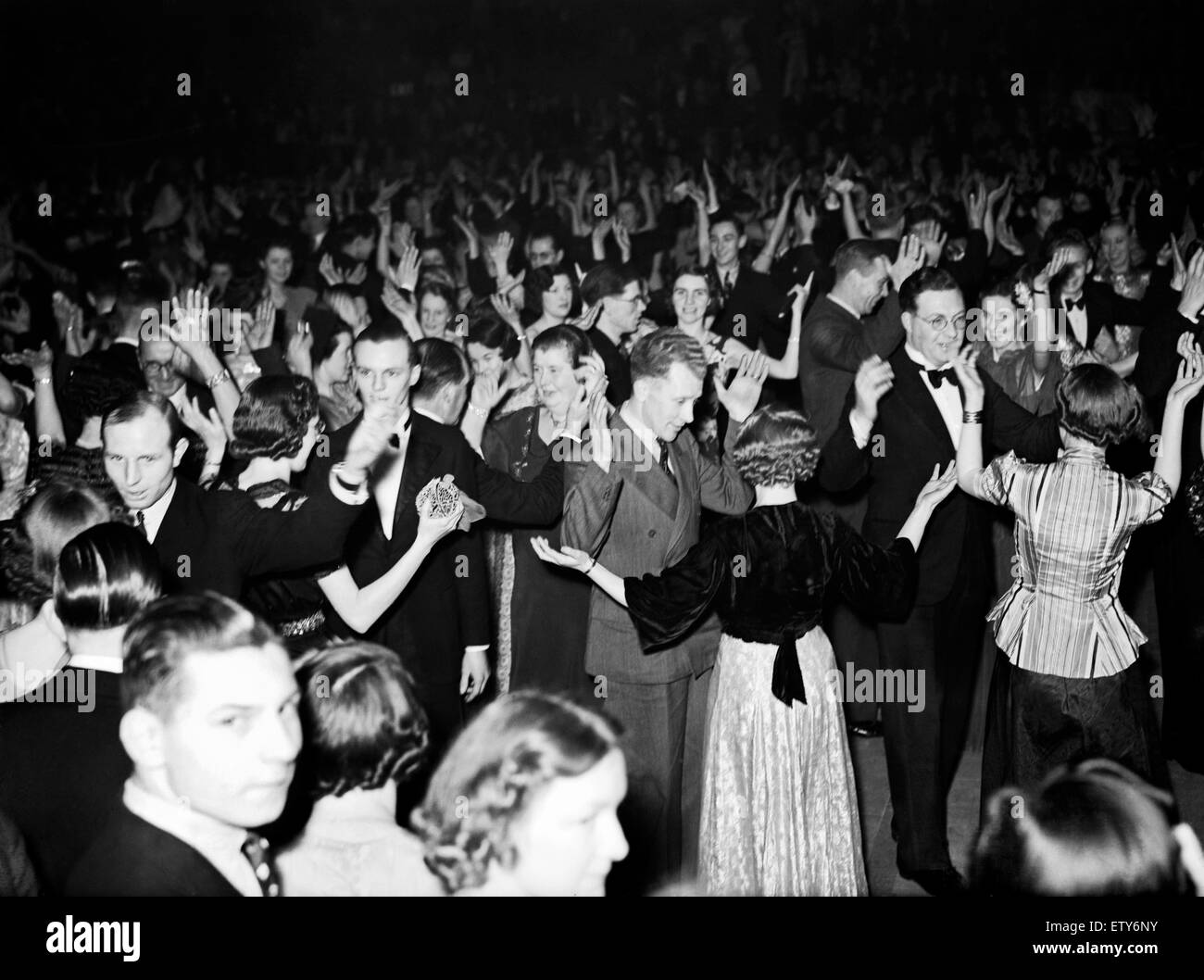 Crowds at Butlins Holiday Camp Dance at Empress Stadium, Earl's Court ...