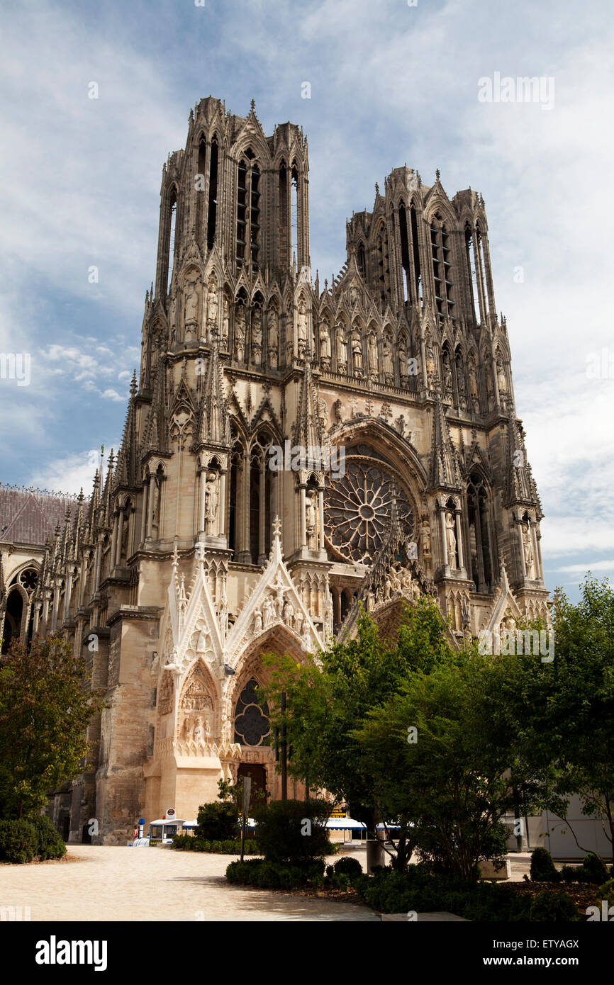 Notre-dame cathedral in Rheims, Champagne - Ardenne, France Stock Photo