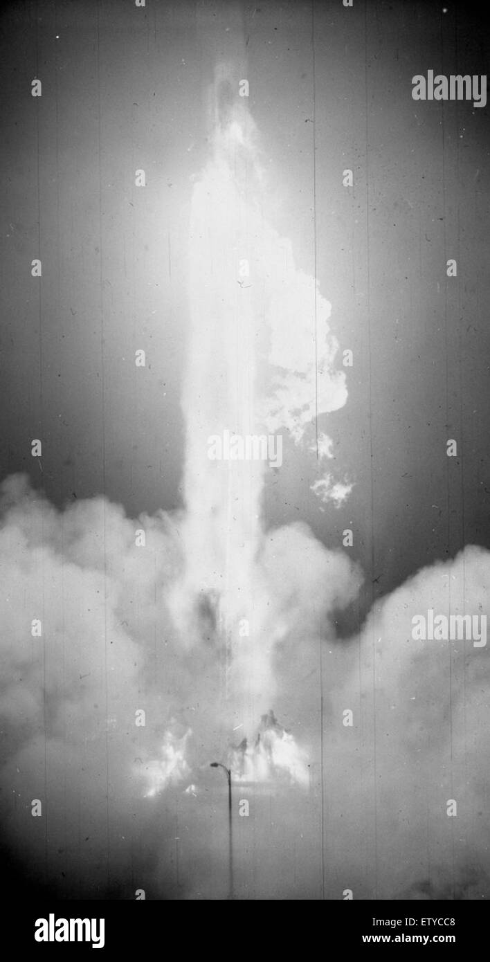 Atlas rocket launch Black and White Stock Photos & Images - Alamy