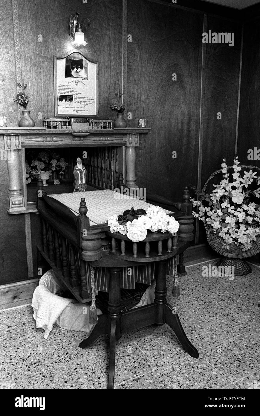 Pet cemetery uk Black and White Stock Photos & Images - Alamy