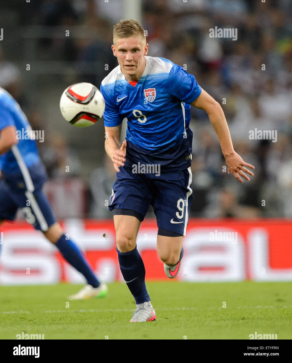 Cologne, Germany. 10th June, 2015. Aron Johannsson of the USA in action during the international friendly soccer match between Germany and the USA at RheinEnergieStadion in Cologne, Germany, 10 June 2015. The USA won the match 2-1. Photo: Thomas Eisenhuth/dpa - NO WIRE SERVICE -/dpa/Alamy Live News Stock Photo