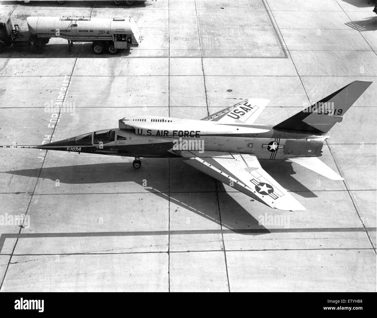 American military 1950s Black and White Stock Photos & Images - Alamy