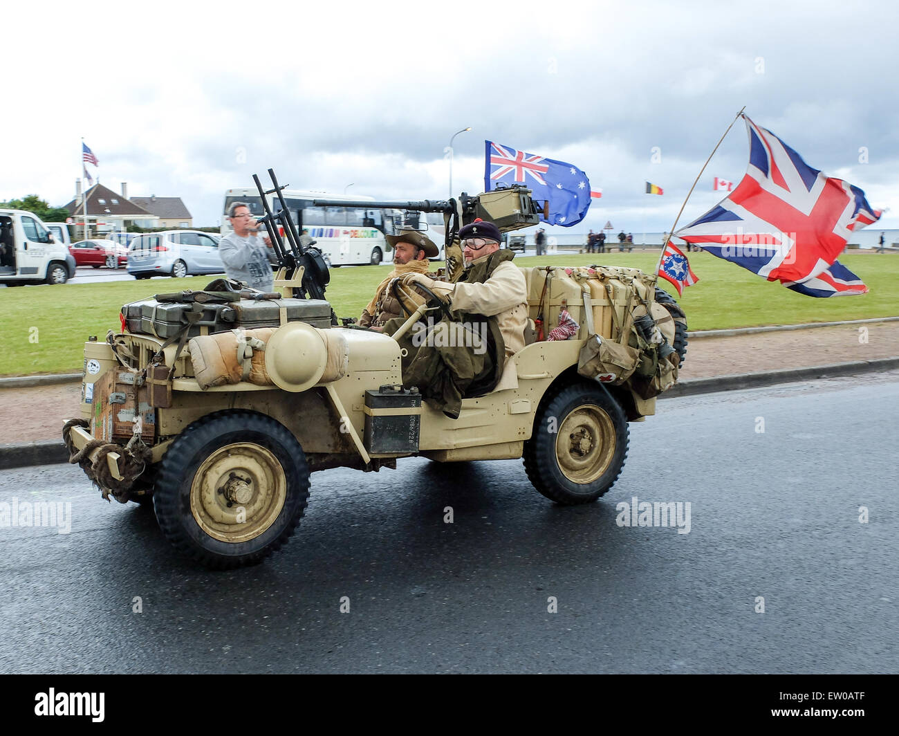 D day landing 1944 jeep hi-res stock photography and images - Alamy