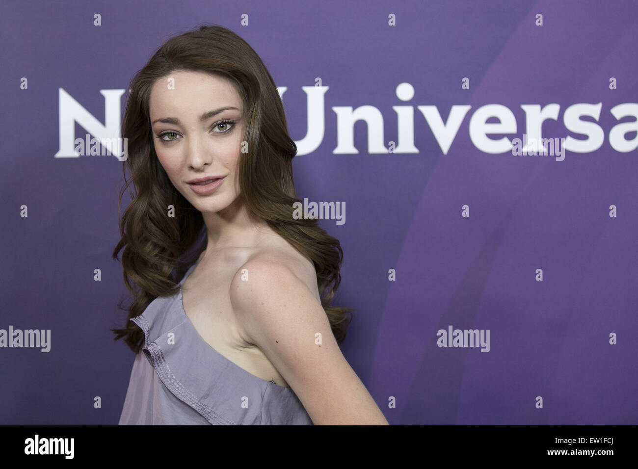 Emma Dumont Images