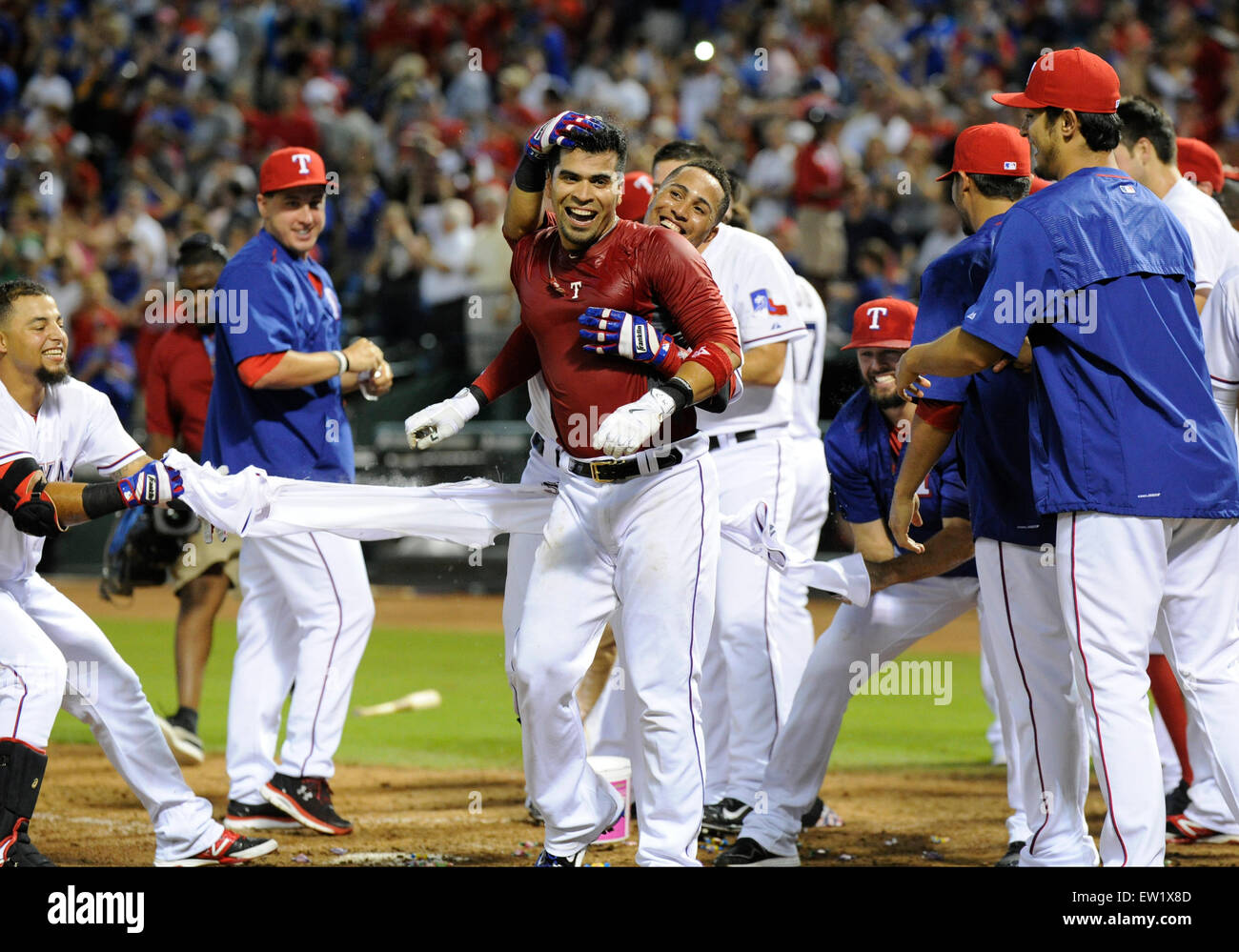Arlington, Texas, USA. 16th June, 2015. Texas Rangers catcher Robinson ...