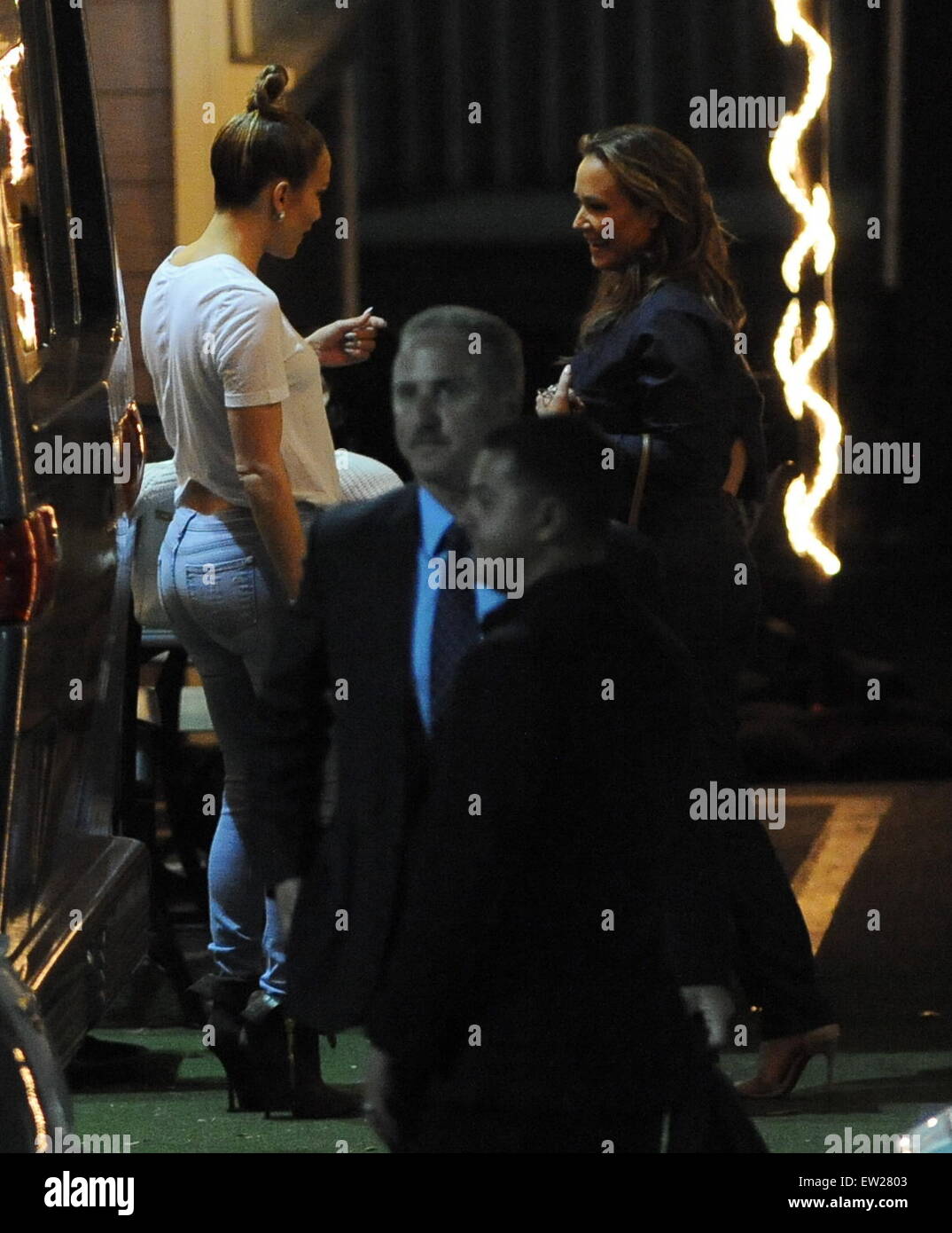 Jennifer Lopez gets a special visit from boyfriend Casper Smart on the  taping of 