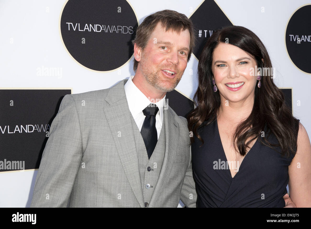 Celebrities attend 2015 TV LAND Awards at The Saban Theatre.  Featuring: Peter Krause, Lauren Graham Where: Los Angeles, California, United States When: 11 Apr 2015 C Stock Photo