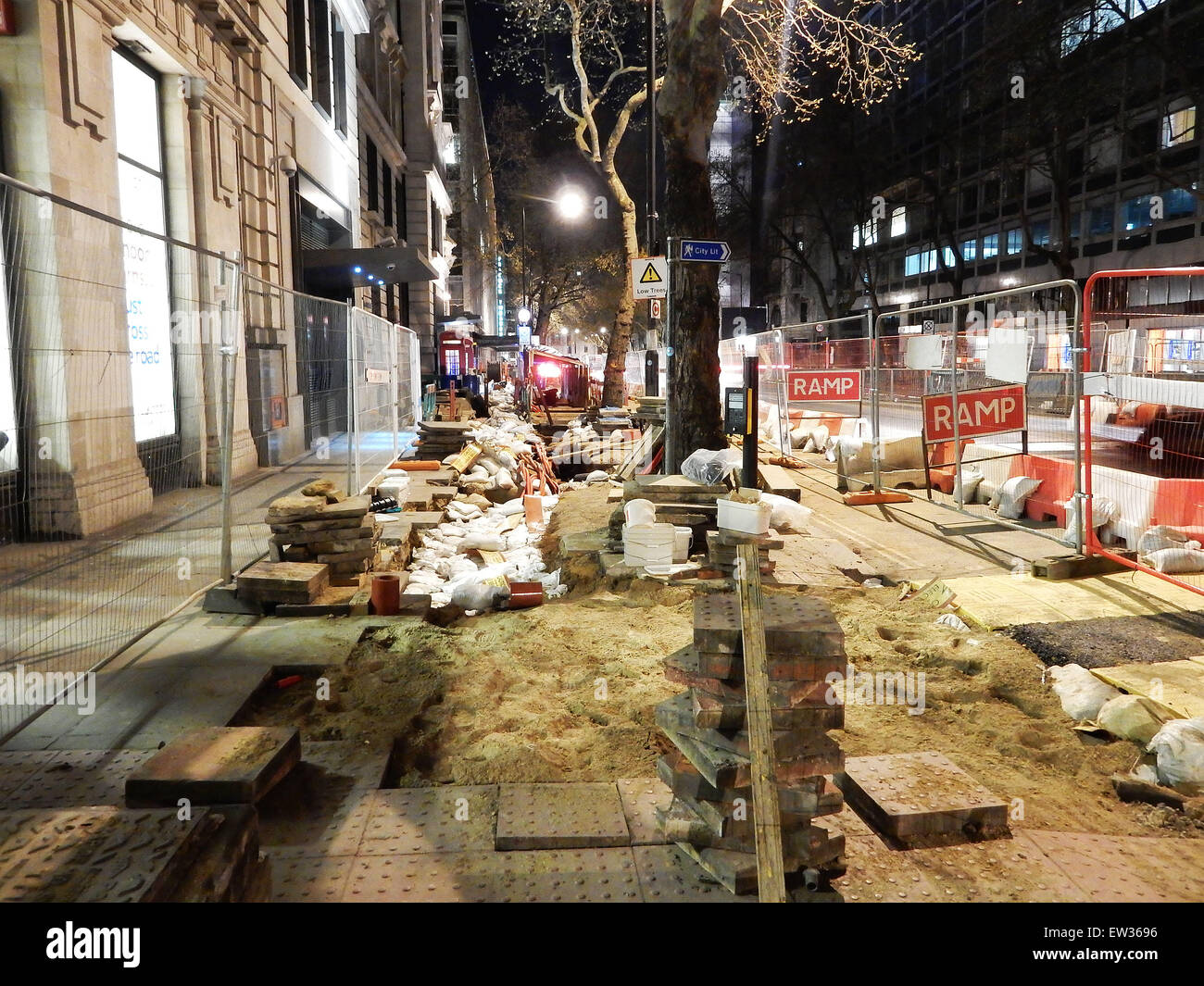 Kingsway in Holborn reopens, one way only. Police declared a major incident on Kingsway in