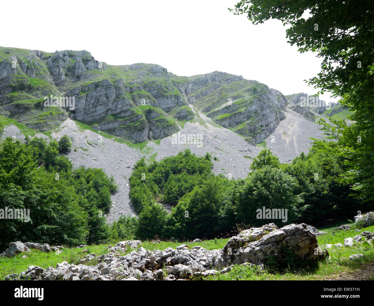 Path I1, Val Di Rose, partial view of monte Boccanera, Stock Photo