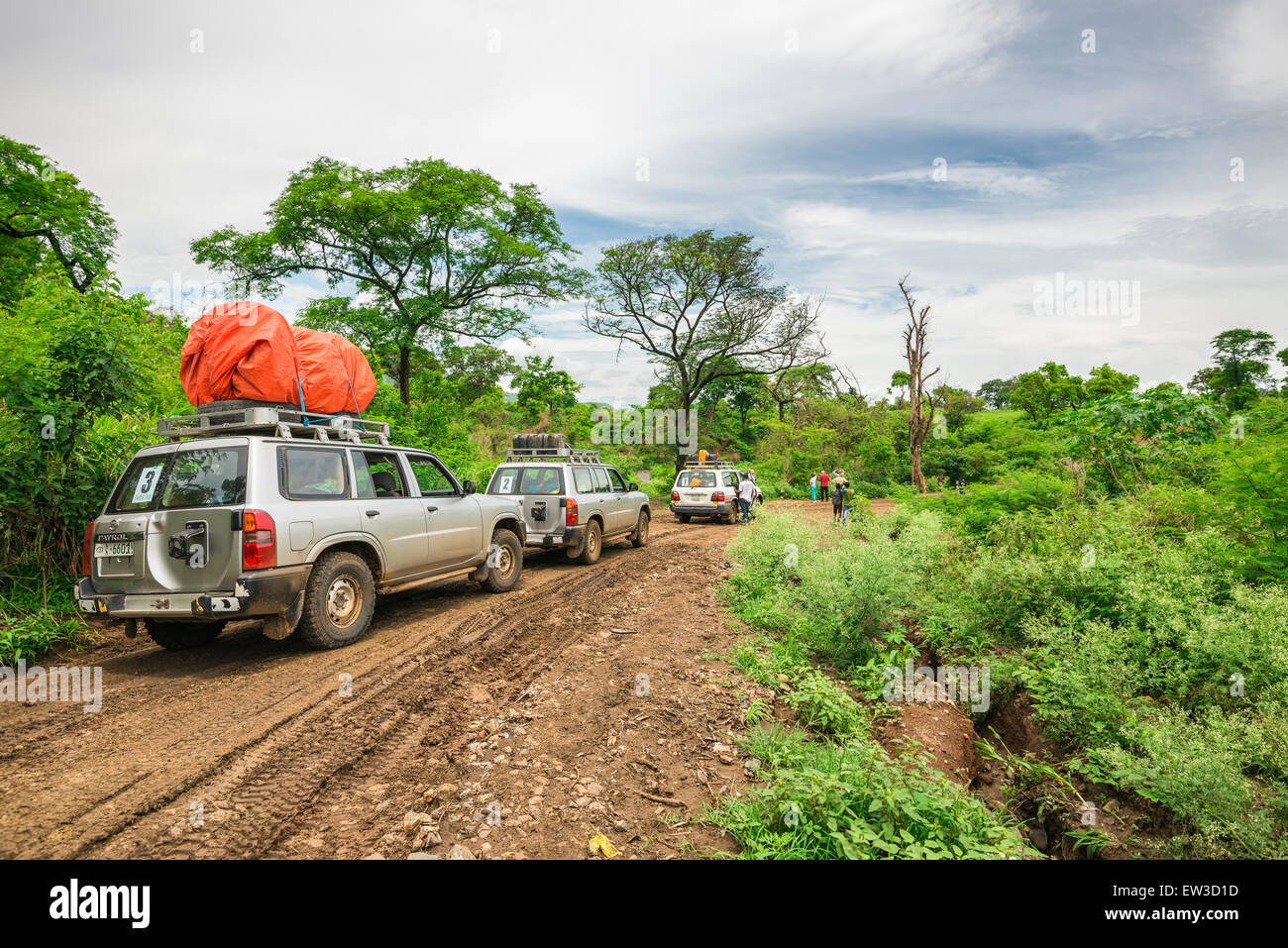 SUV cars on an expedition in the rainforest of southern Ethiopia Stock Photo