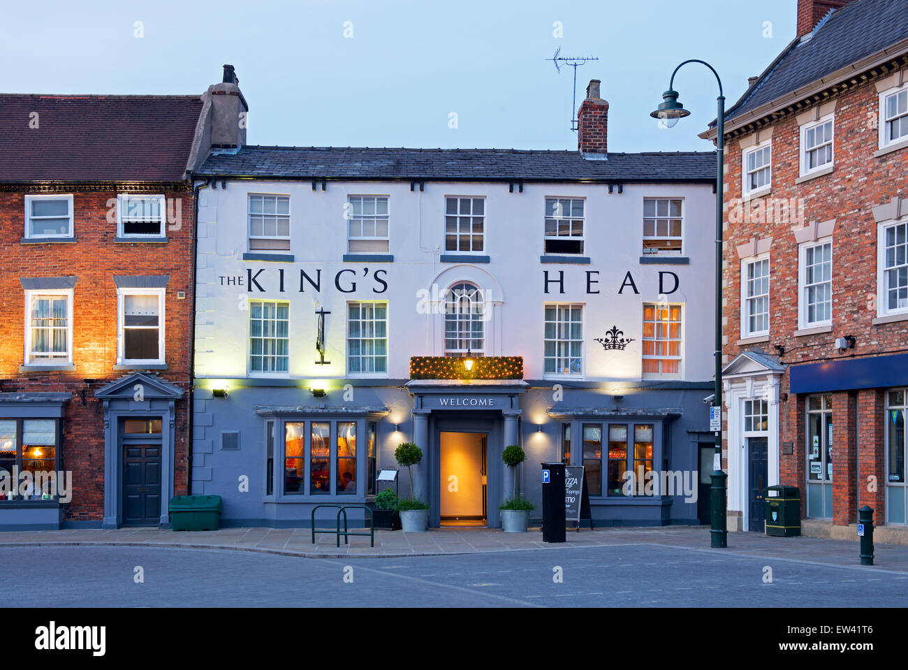 The Kings Head pub in Beverley, at dusk, East Yorkshire, England UK Stock Photo