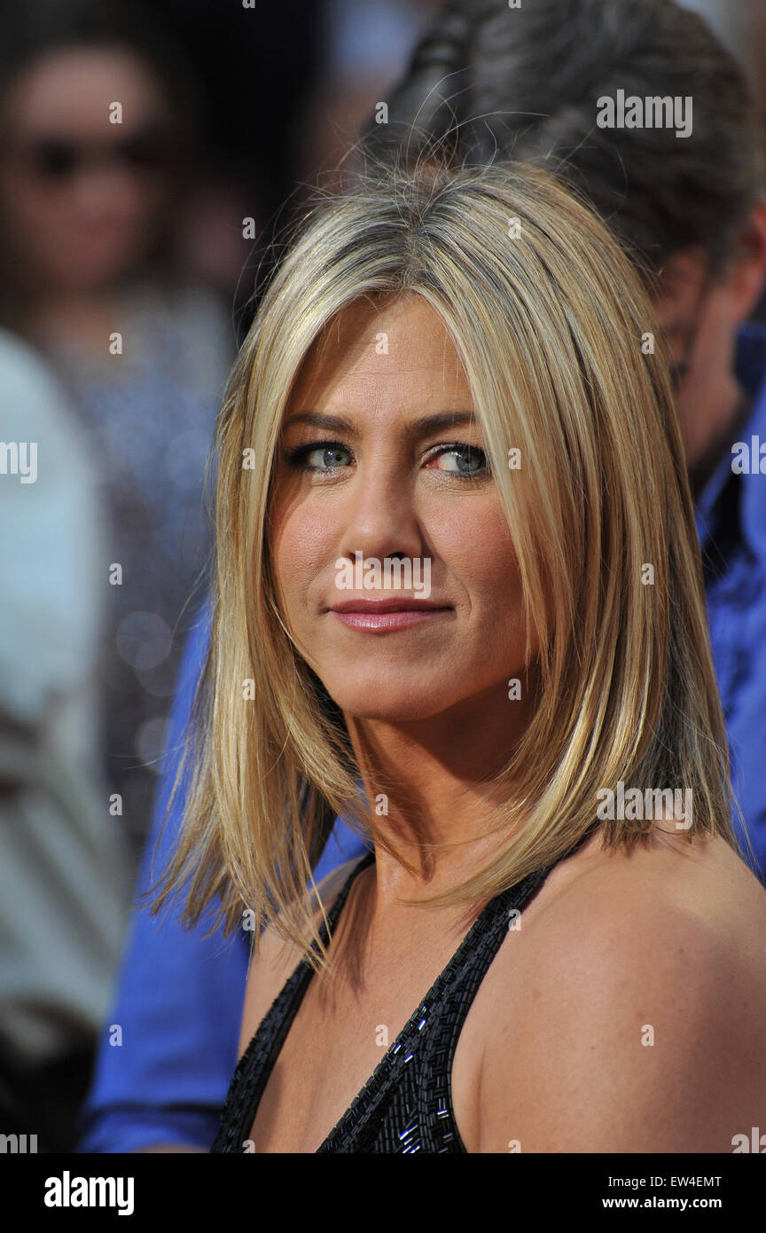 Jennifer aniston head shot 2011 hi-res stock photography and images - Alamy