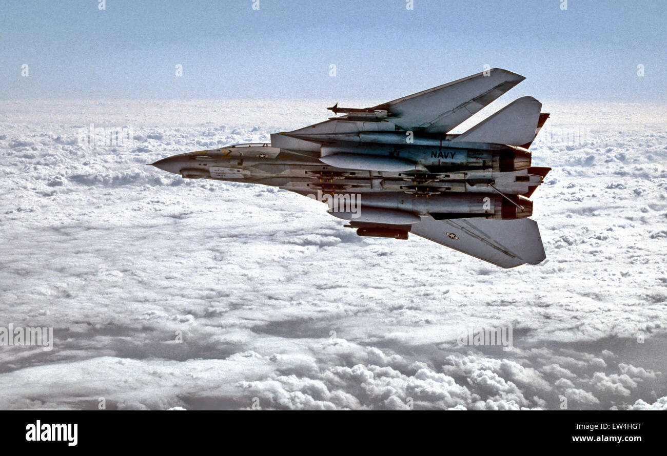 F 14 tomcat wing sweep hi-res stock photography and images - Alamy