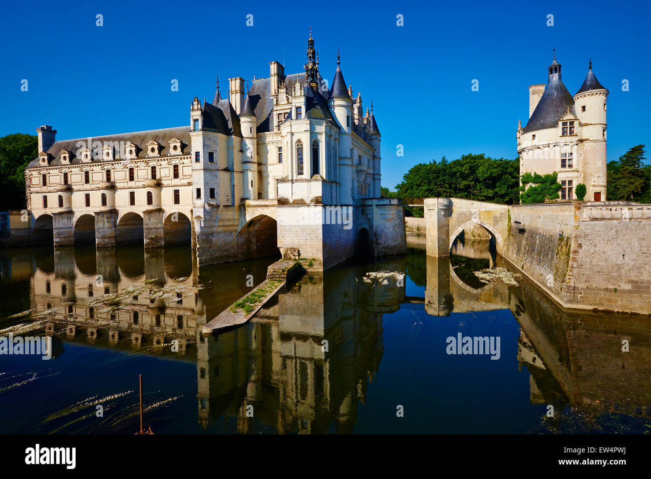 France, Indre-et-Loire,  Chenonceau Castle and the Cher river Stock Photo