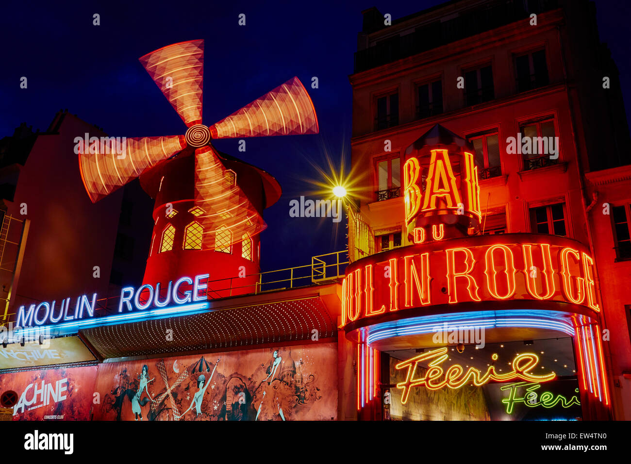 De File Place Rouge France, Paris, Pigalle, Place Blanche, the Moulin Rouge Stock Photo - Alamy