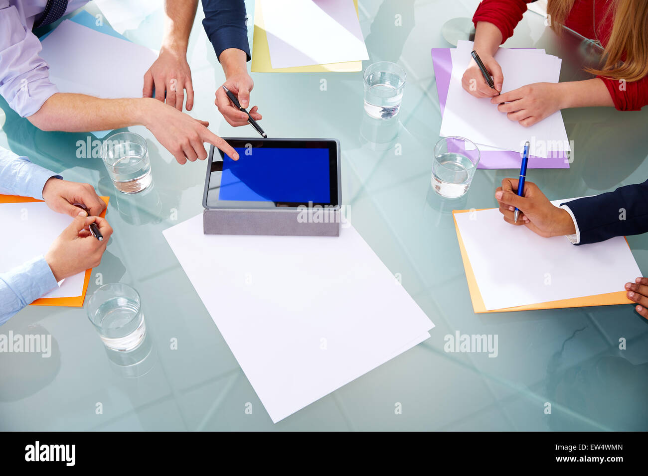 Office staff aerial hi-res stock photography and images - Alamy