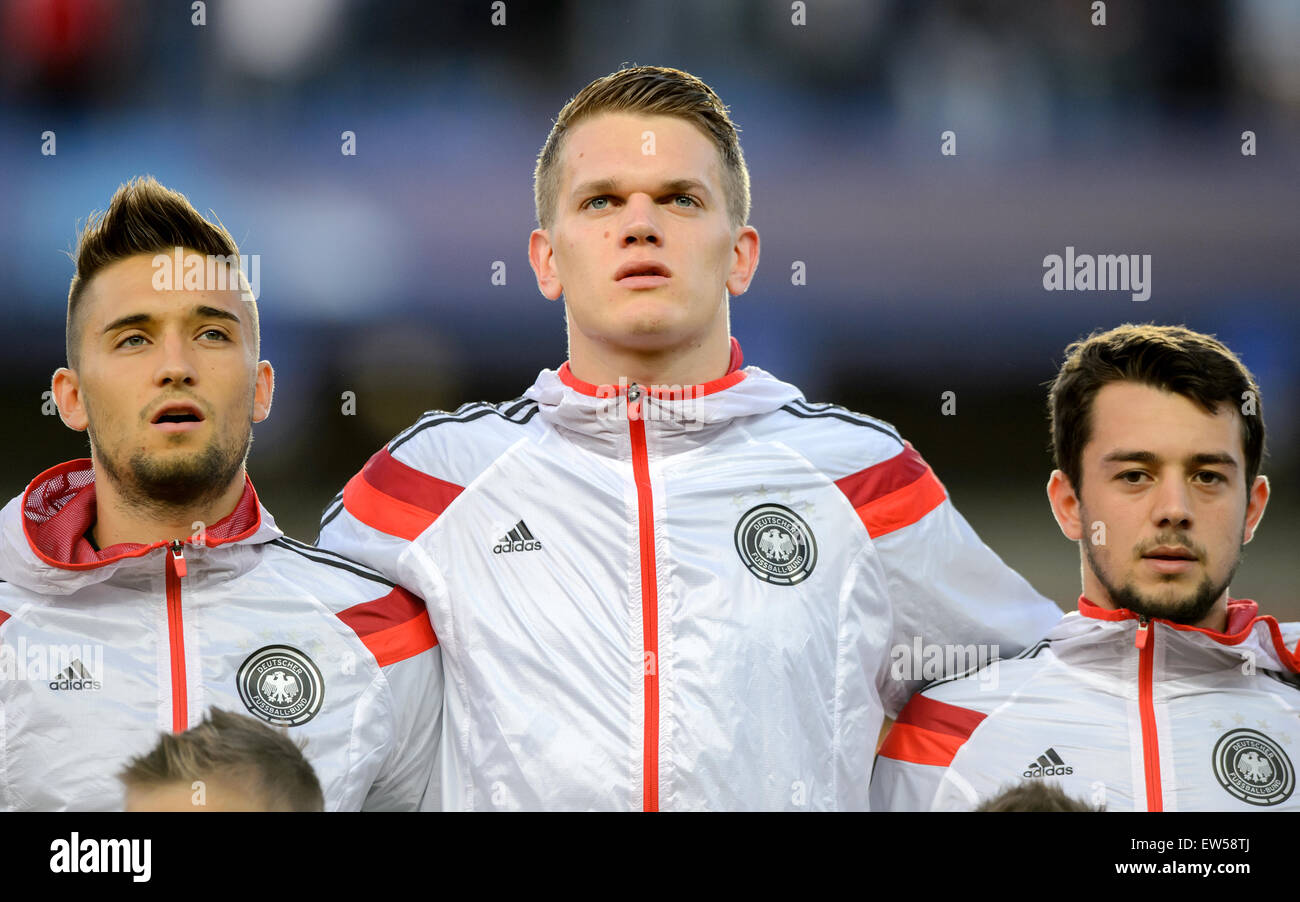 Germany's Moritz Leitner, Matthias Ginter and Amin Younes (L-R) during the UEFA Under-21 European Championships 2015 group A soccer match between Germany and Serbia at Letna Stadium in Prague, Czech Republic, 17 June 2015. Photo: Thomas Eisenhuth/dpa Stock Photo