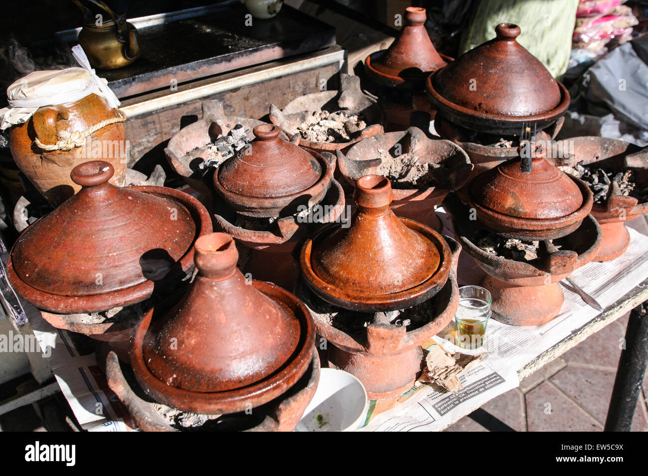 349 African Clay Pots Stock Photos, High-Res Pictures, and Images - Getty  Images