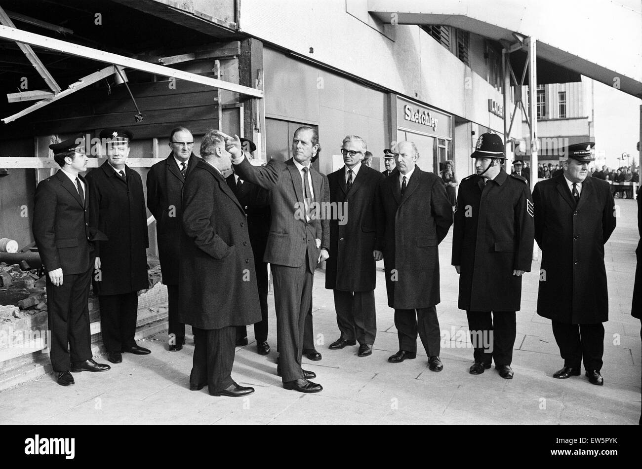 Prince Philip, Duke of Edinburgh visits the scene of the Birmingham Pub Bombings. 25th November 1974. Stock Photo