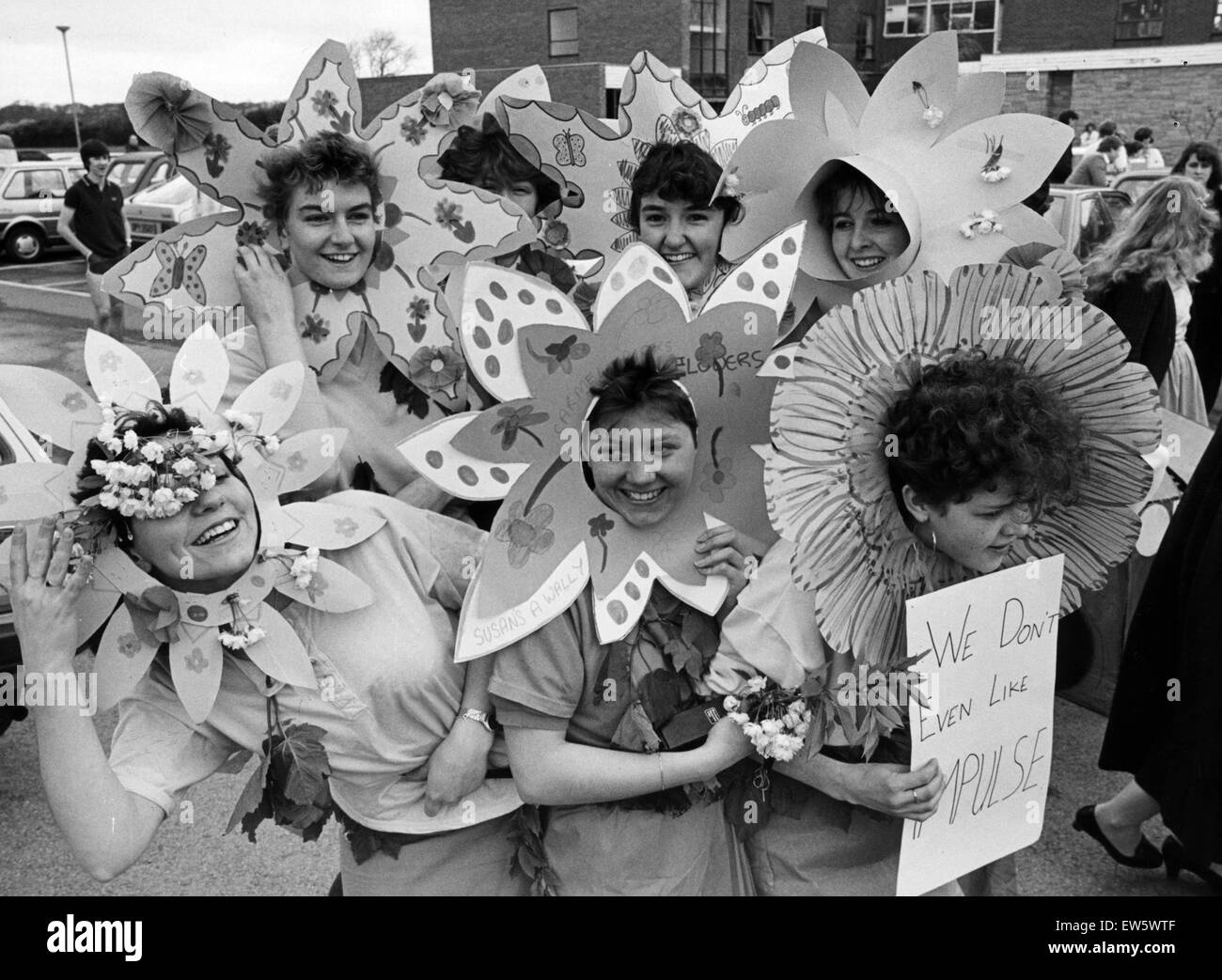 Students from St Mary's Sixth Form College, Middlesbrough, take part in fun run, 15th May 1986. Stock Photo