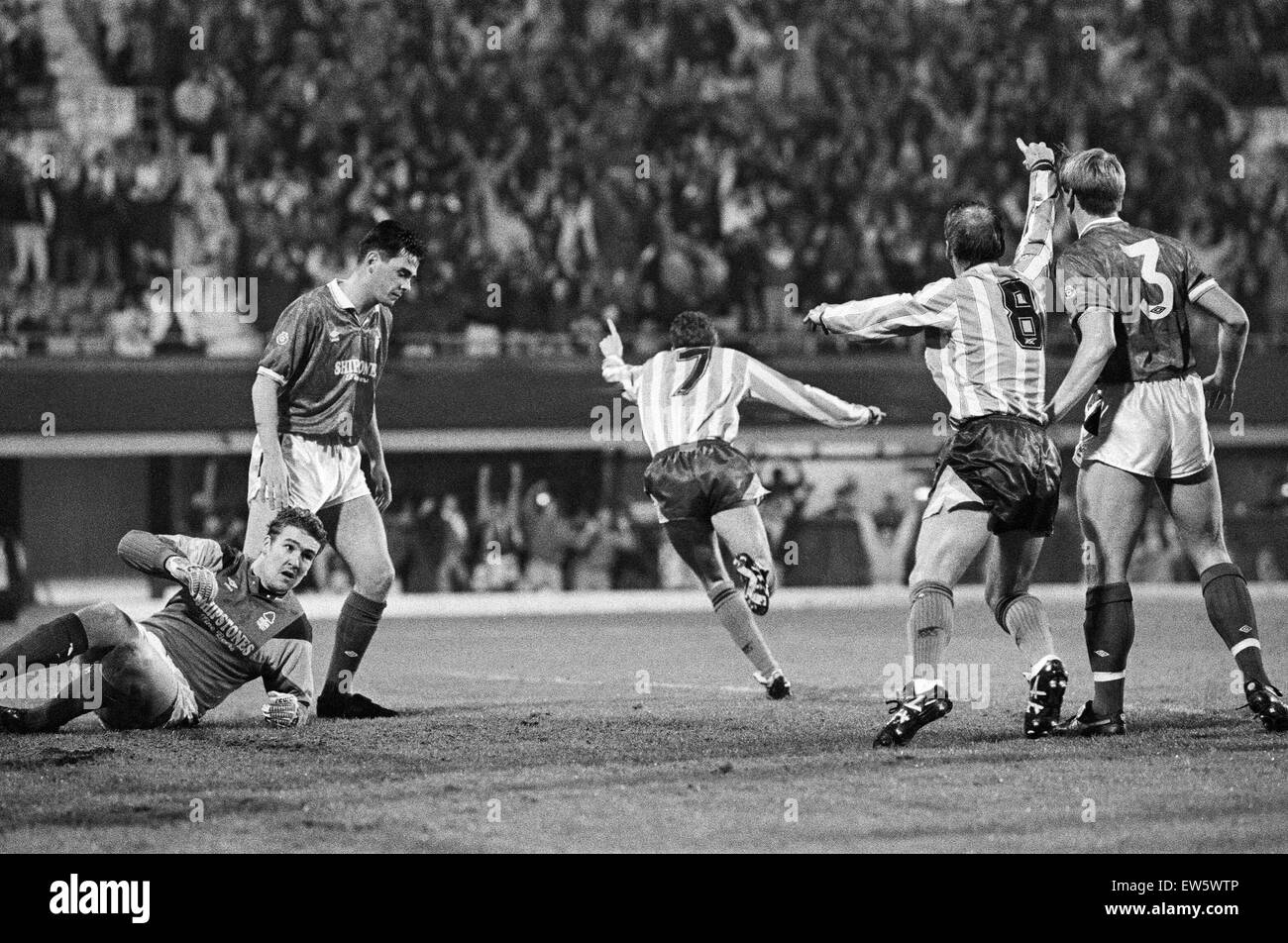 Coventry City 5 v Nottingham Forest 4.  Fourth round of the Rumbelows Cup at Highfield Road. (Picture shows) Coventry City players celebrating a goal. 28th November 1990 Stock Photo