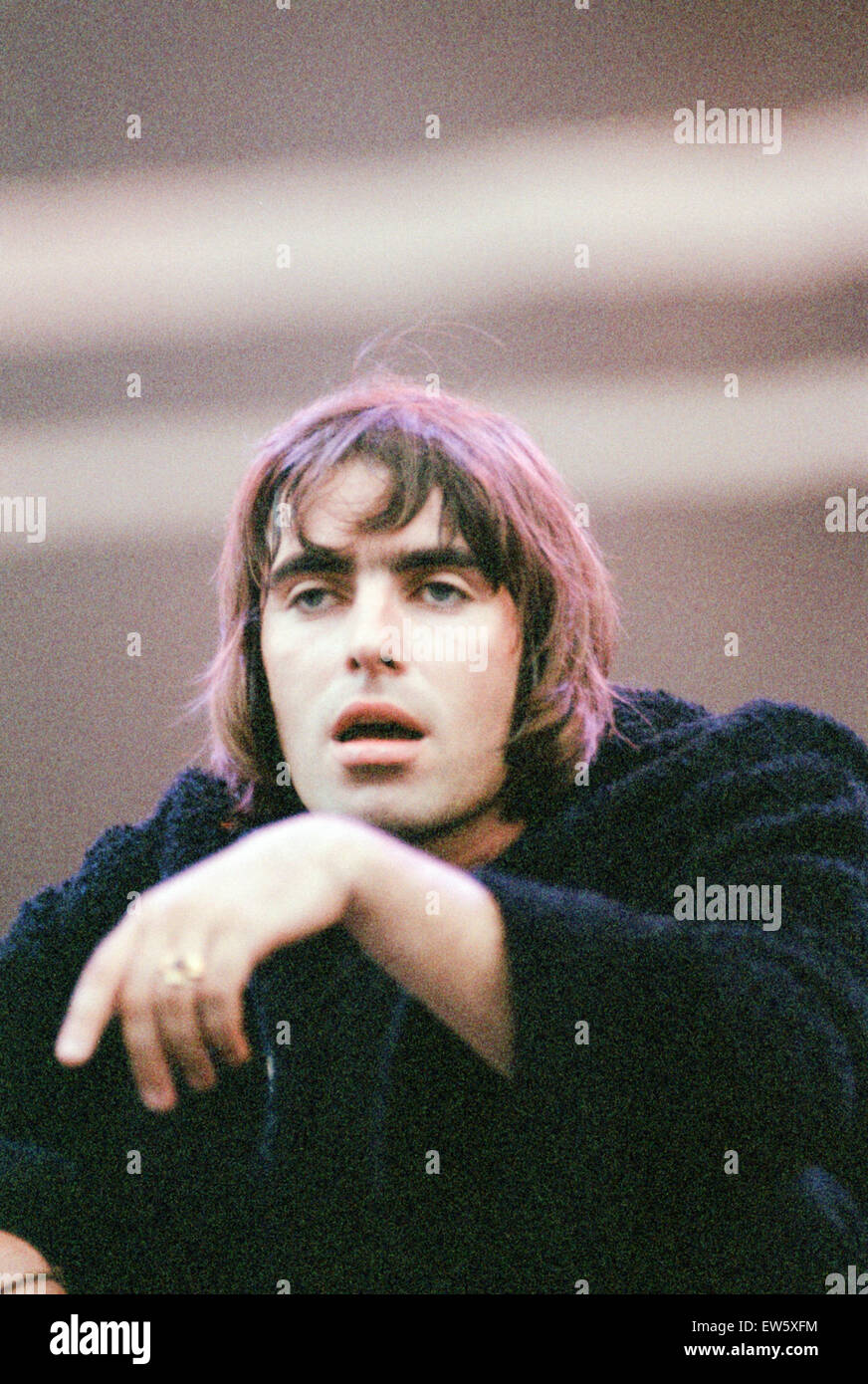 1996 Oasis, music group, performing o stage, Balloch Castle Country