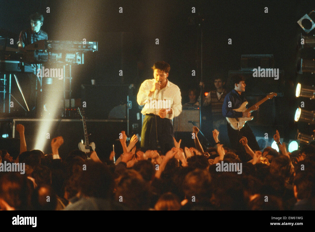 1984 simple minds music group hi-res stock photography and images - Alamy