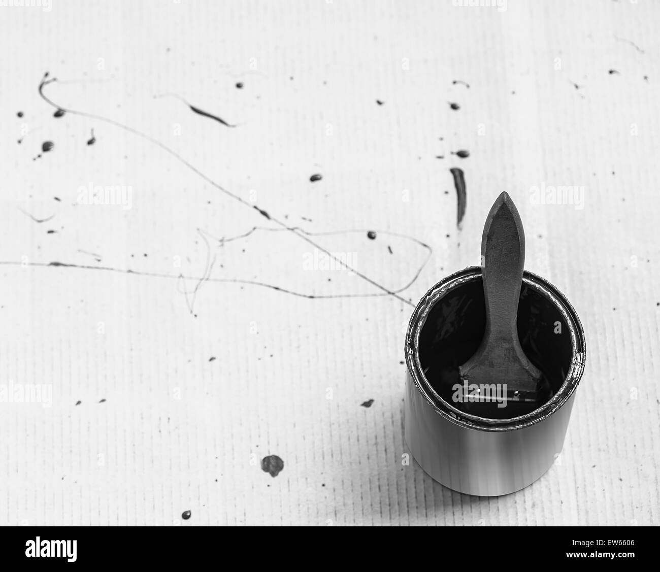Paint brush can white Black and White Stock Photos & Images - Alamy