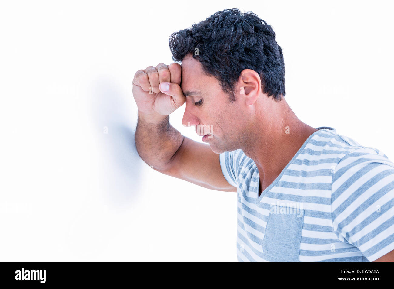 Keep for keep against. Bang head. голова исполнители. Bang your head рисунок. Smashed his head against the wall.