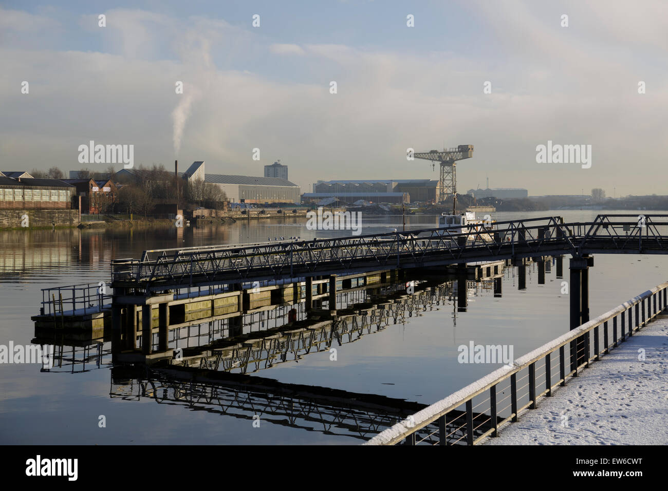 View looking up the River Clyde from Braehead on the south bank towards the Scotstoun area in Glasgow, Scotland, UK. Replaced by EY6B3W Stock Photo