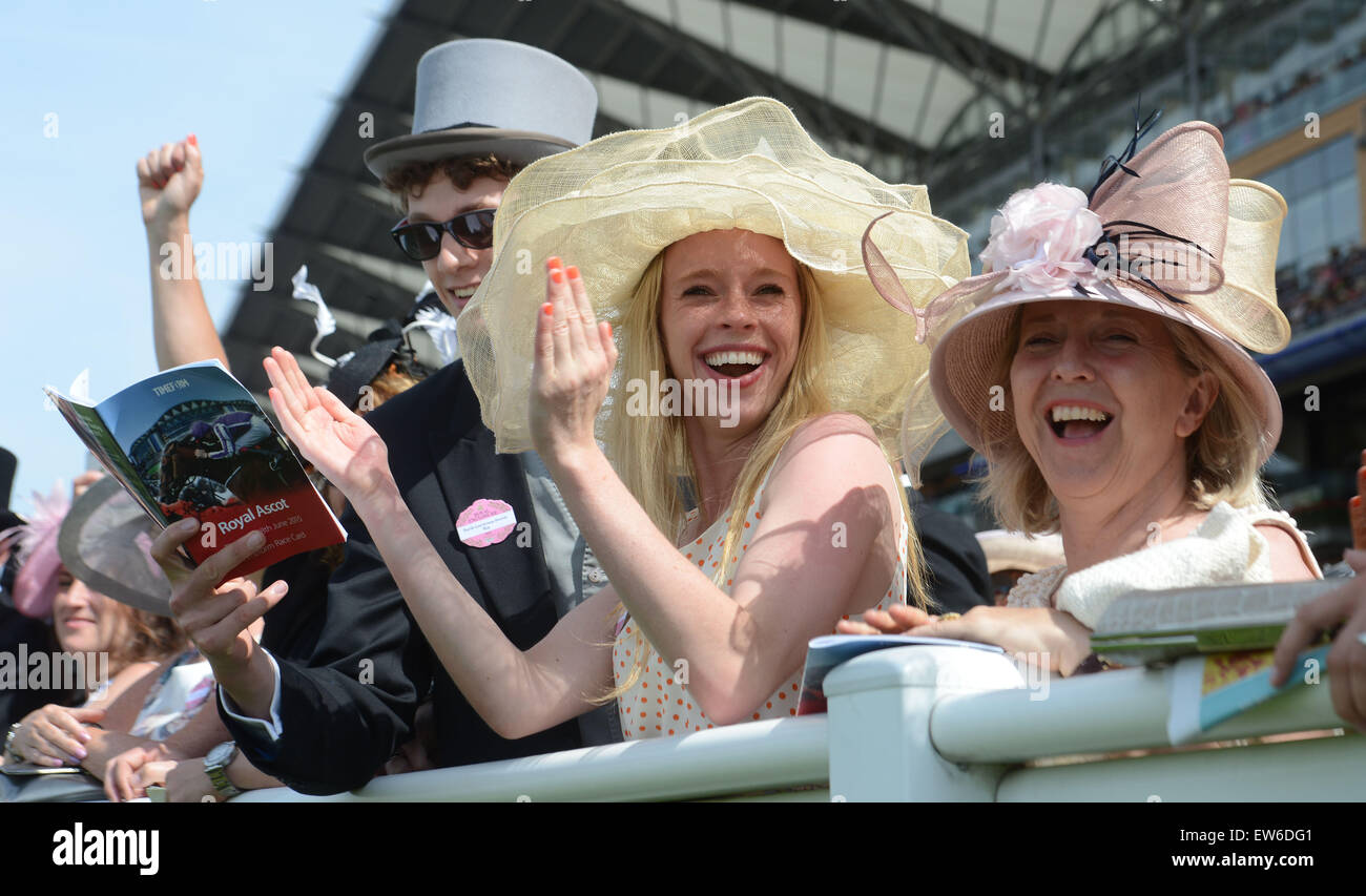 Ascot, Berkshire, UK. 18th June, 2015. Racegoers at Royal Ascot cheer home their fancy at the end of the Ribblesdale Stks 18 June 2015 Credit:  John Beasley/Alamy Live News Stock Photo