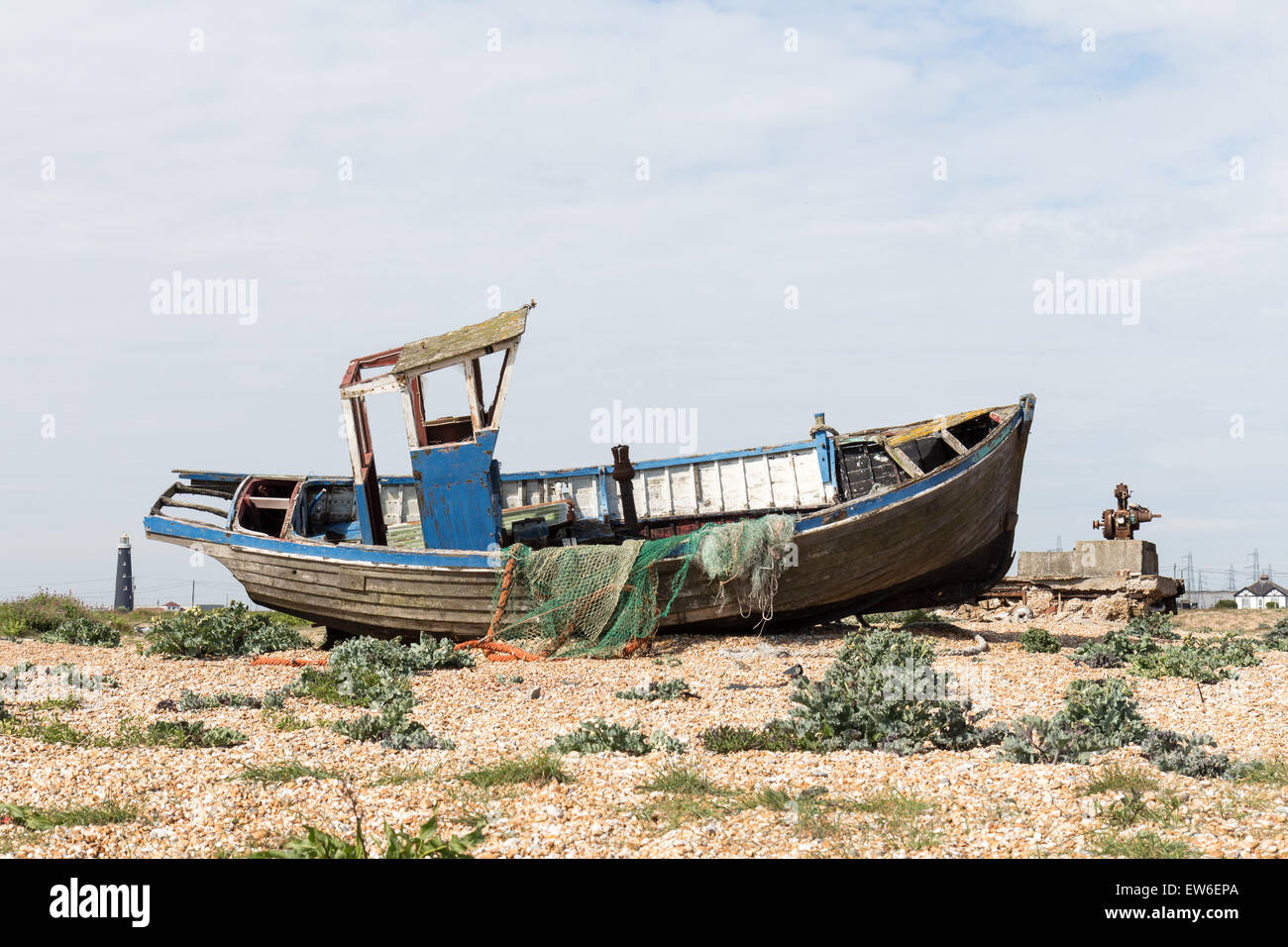 Abandoned fishing boat on the Kent beach at Dungeness Stock Photo - Alamy