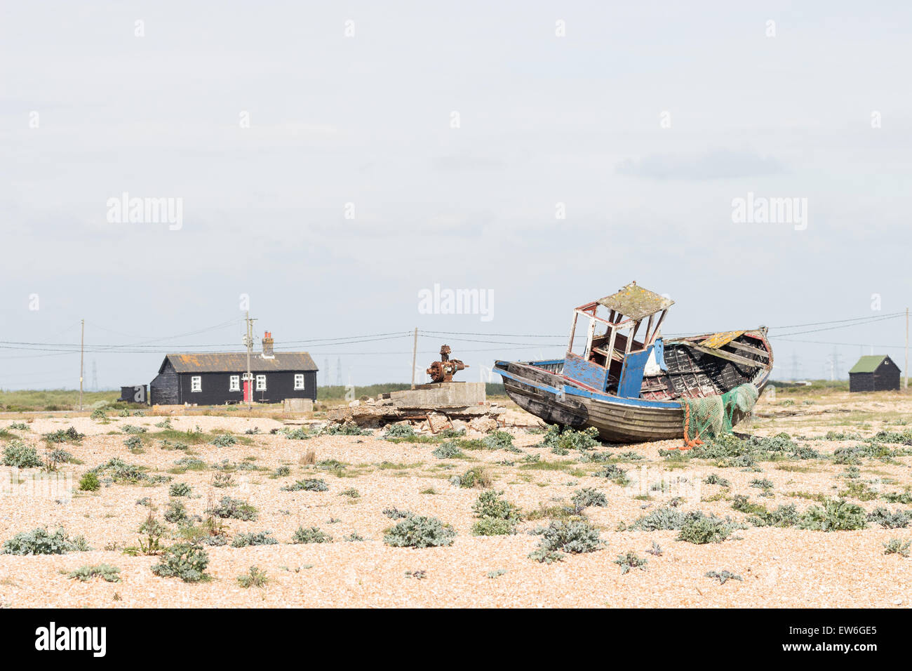 Abandoned fishing boat on the Kent beach at Dungeness Stock Photo - Alamy