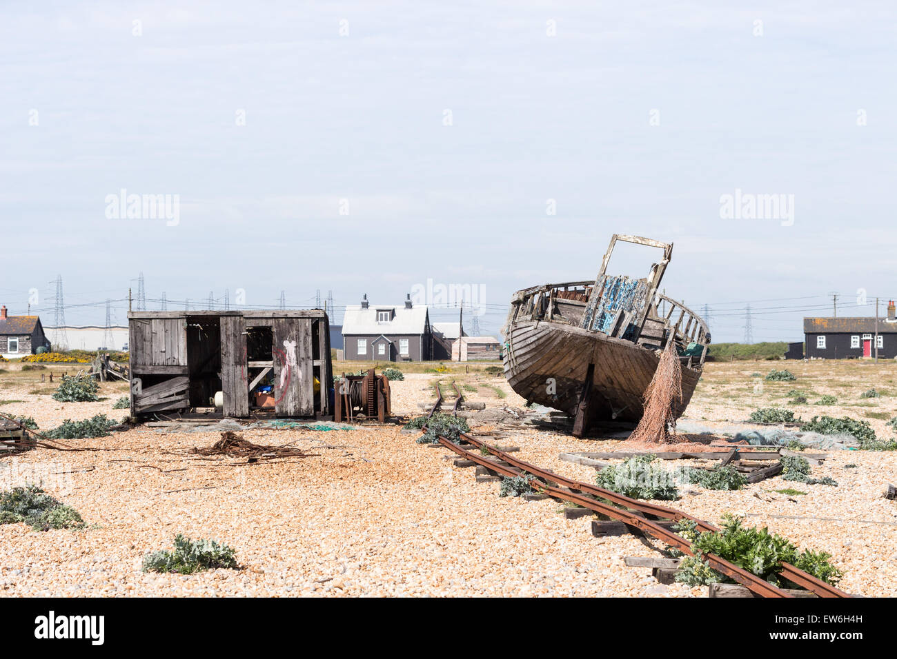 Abandoned fishing boat on the Kent beach at Dungeness Stock Photo - Alamy