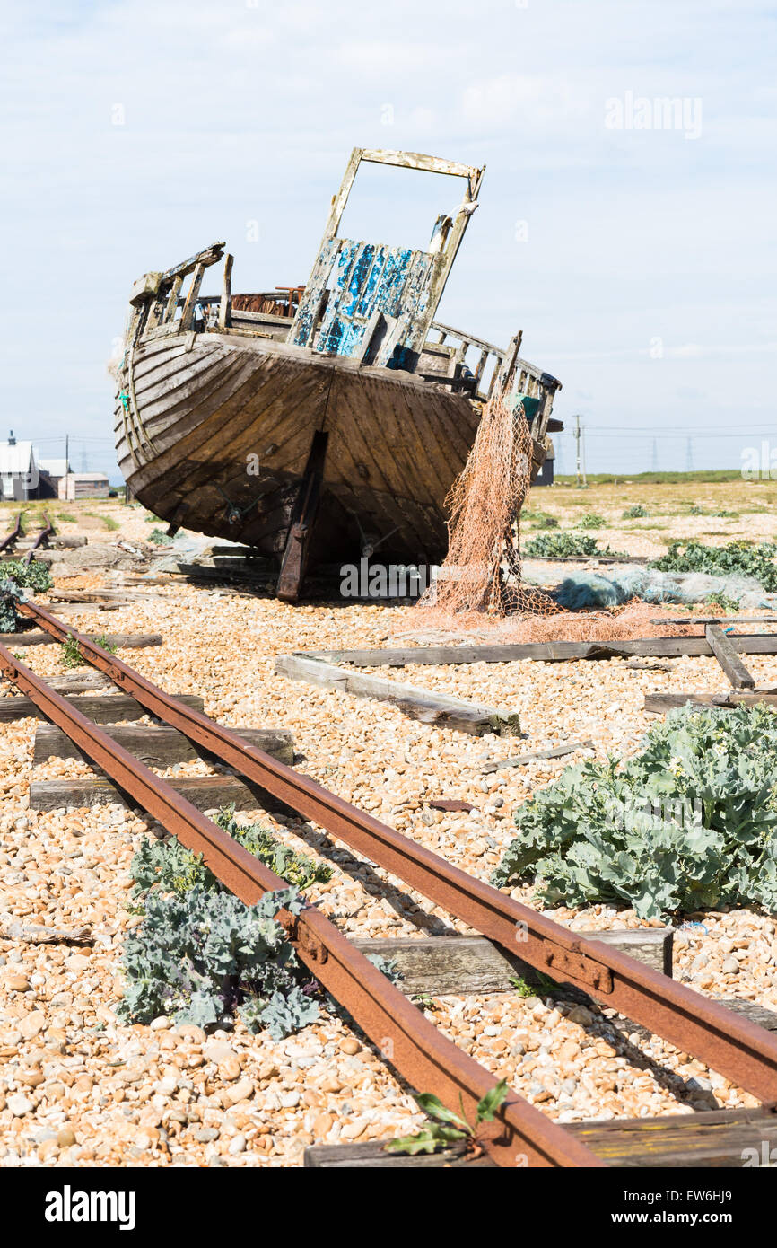 Abandoned fishing boat on the Kent beach at Dungeness Stock Photo - Alamy