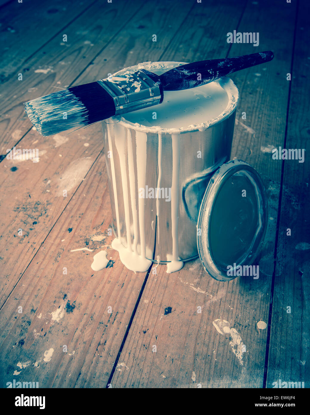 Paint pot and brush Stock Photo Alamy