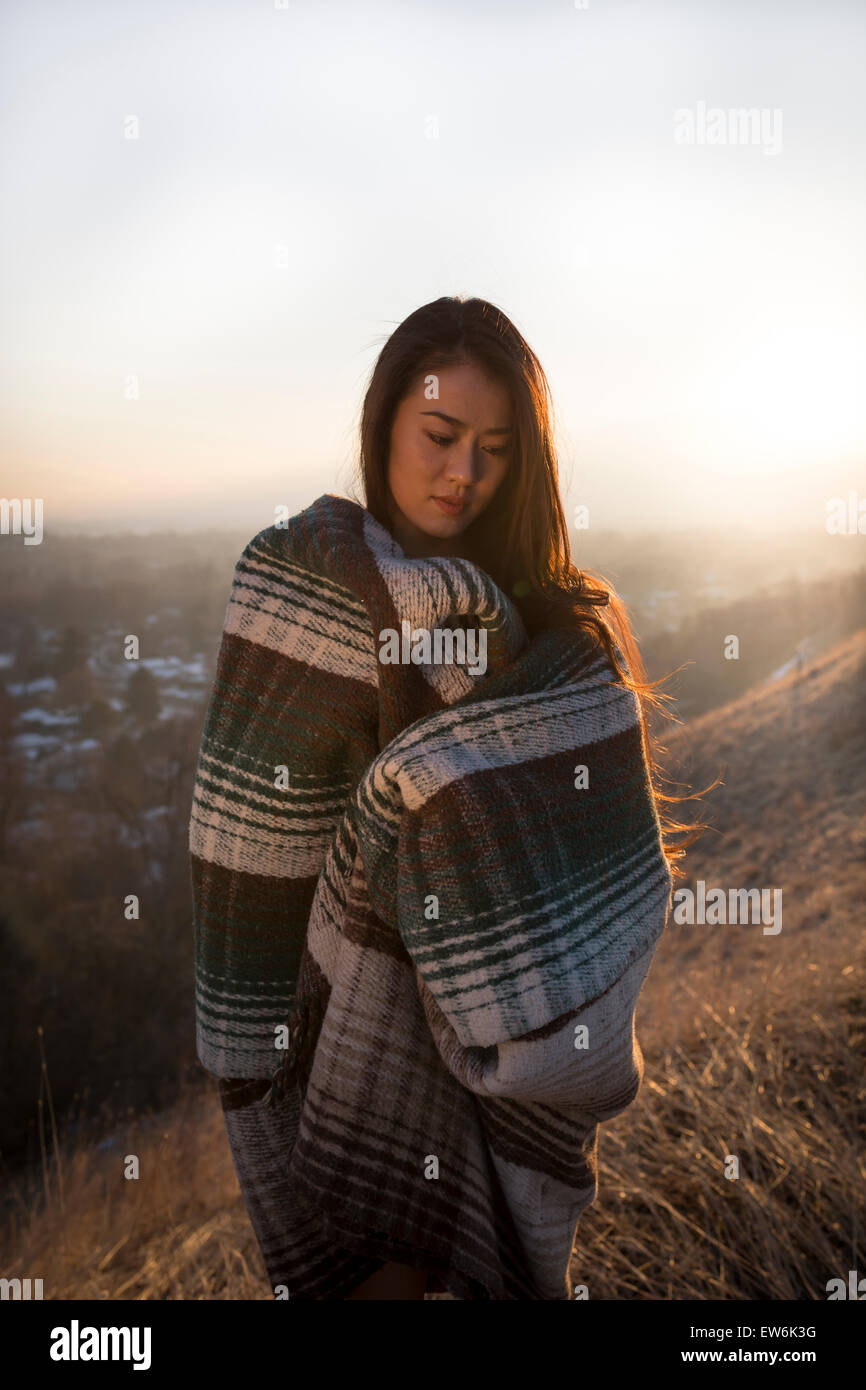 21 Most Gorgeous Female Poses For Your Next Portrait Shoot