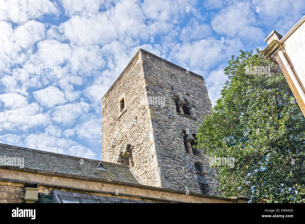 OXFORD CITY TOWER OF ST. MICHAEL AT THE NORTH GATE A SAXON TOWER MADE FROM CORAL RAG Stock Photo