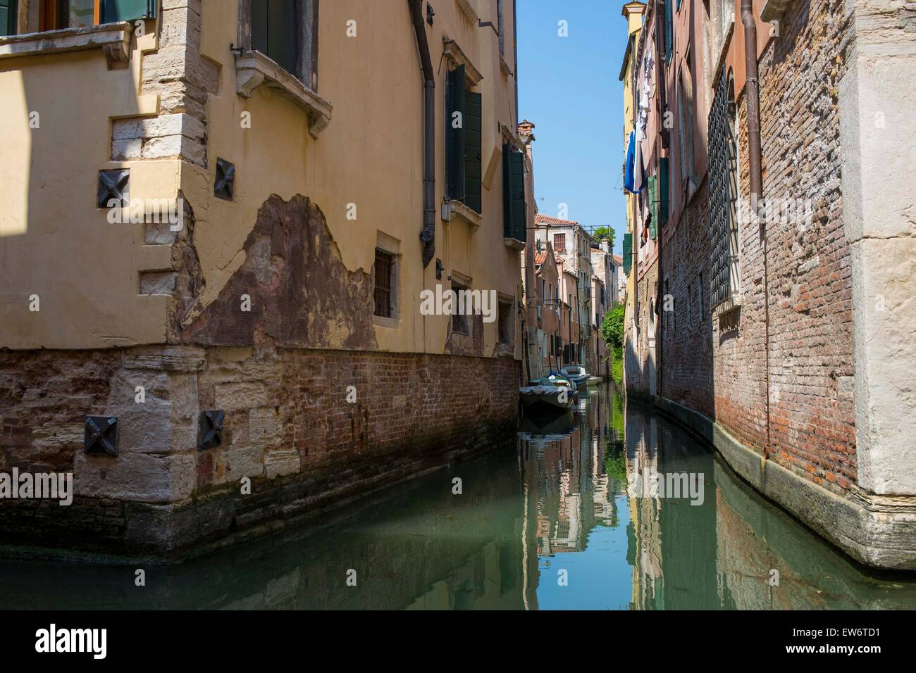 Venetian canal hi-res stock photography and images - Alamy