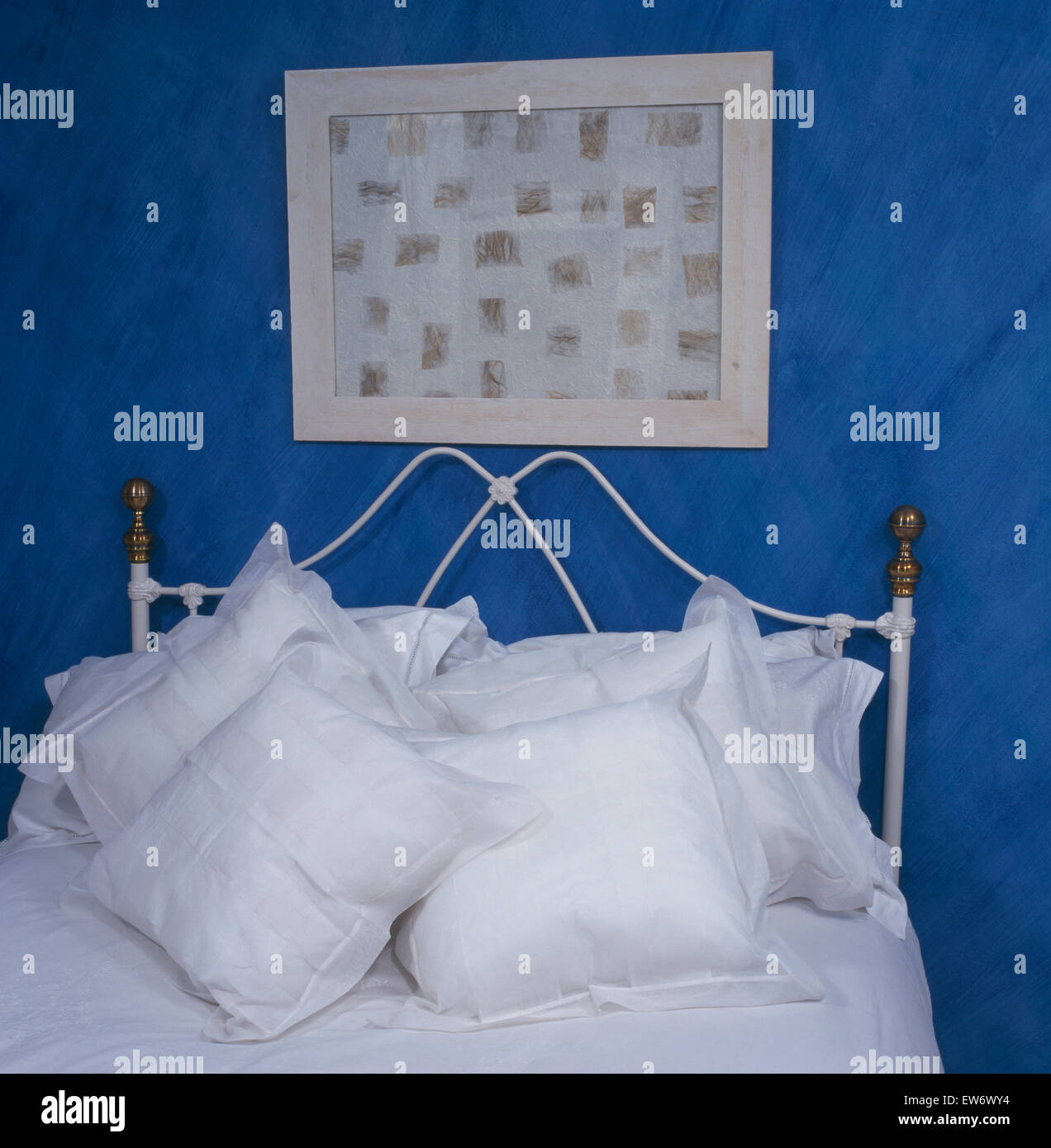 Iron bed linen hires stock photography and images Alamy