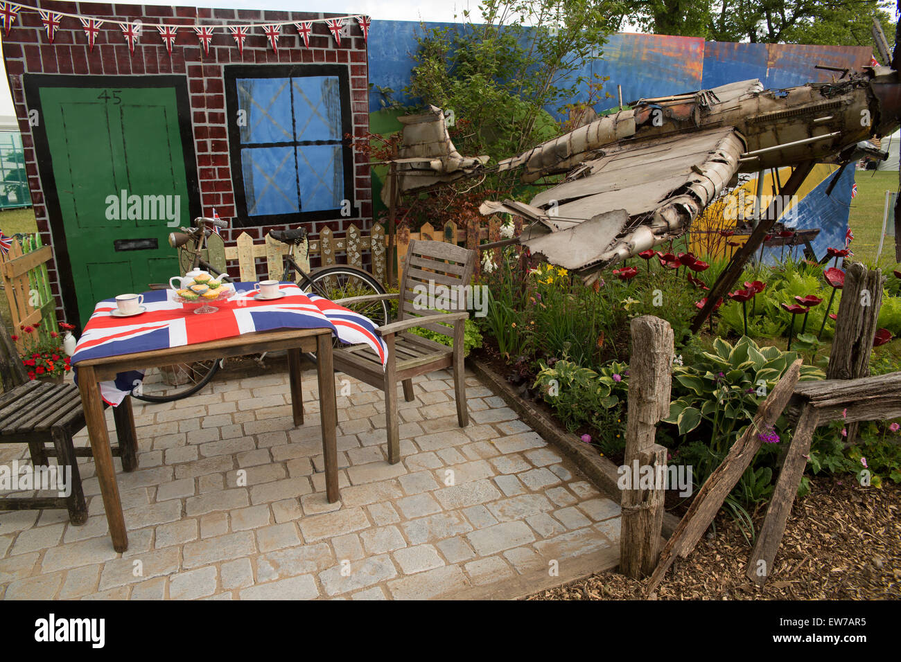 Oxford, UK. 19th June, 2015. Mary Berry Opens the Blenheim palace flower show Pete Lusabia/Alamy Live show Credit:  Pete Lusabia/Alamy Live News Stock Photo