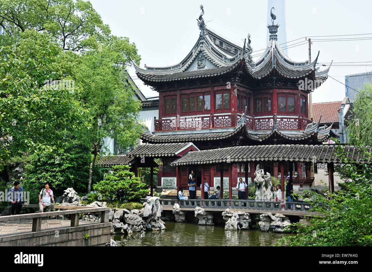 Yuyuan Gardens in Shanghai Yu Yuan Garden Bazaar Chinese China ' Jiyu Pond (Front), Tingtao Tower (Left) and Jade Water Corridor Stock Photo
