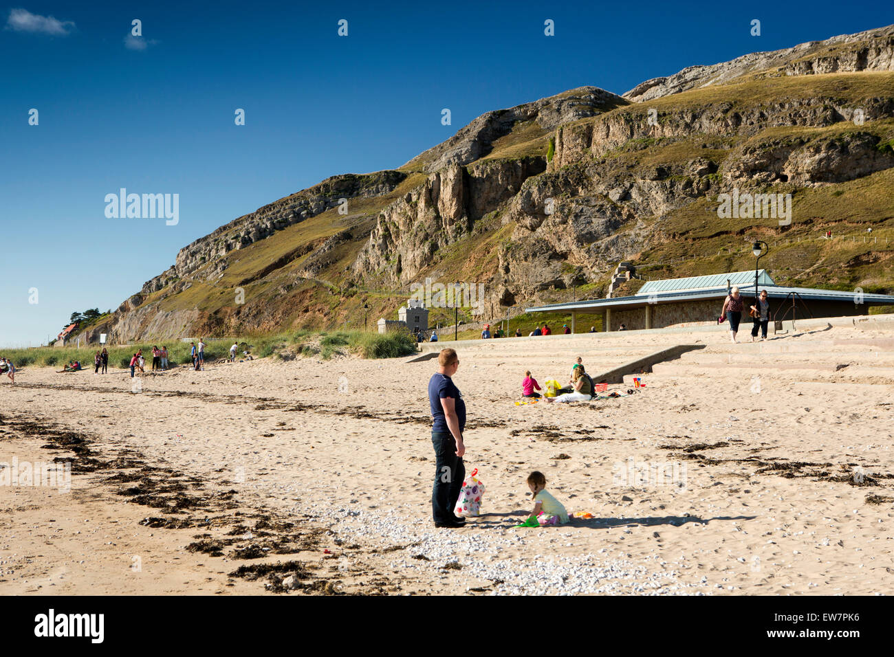 children-playing-in-the-sand-hi-res-stock-photography-and-images-alamy