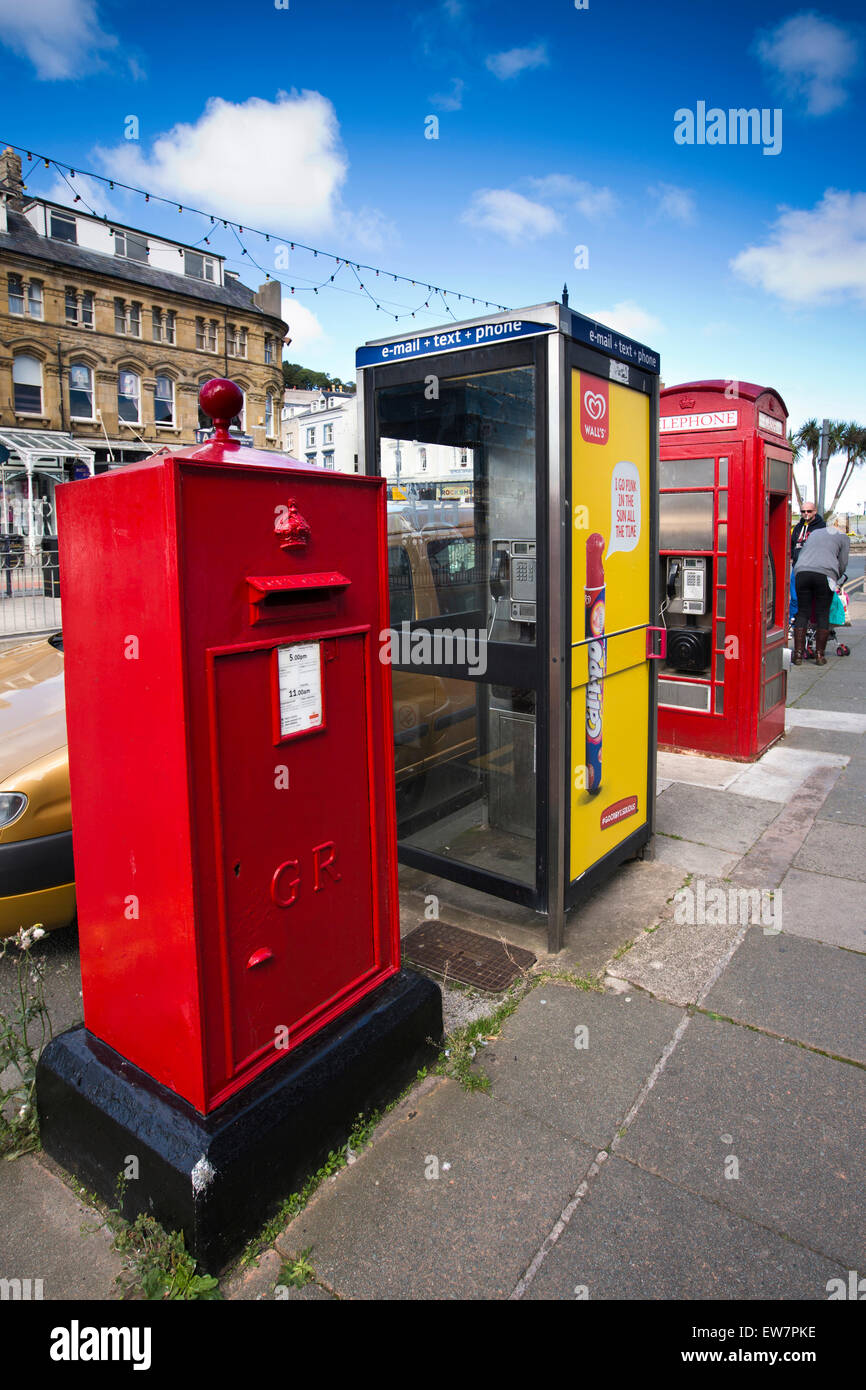 Street furniture kiosks hires stock photography and images Alamy