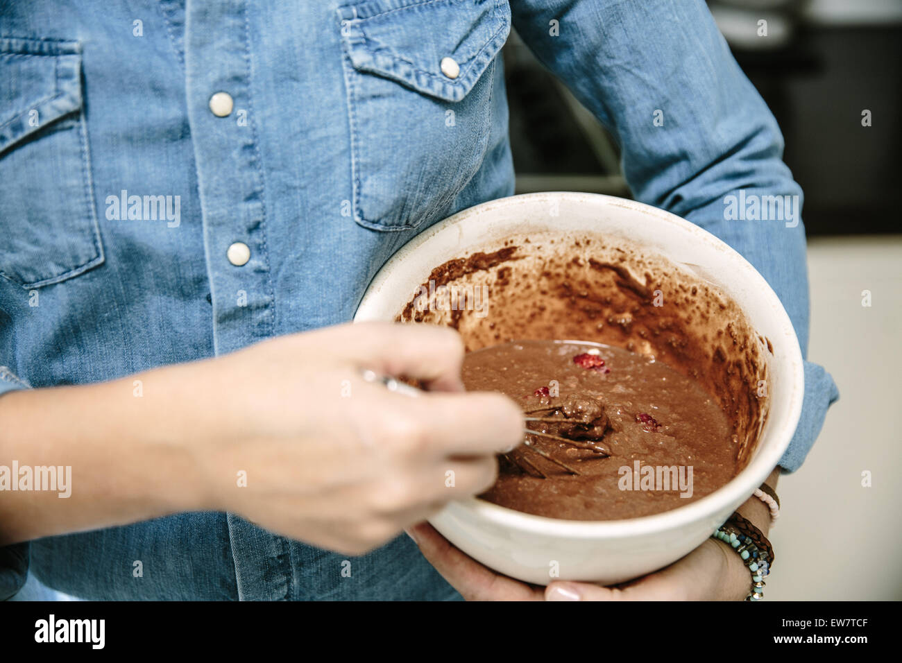Mixing bowl cake hires stock photography and images Alamy